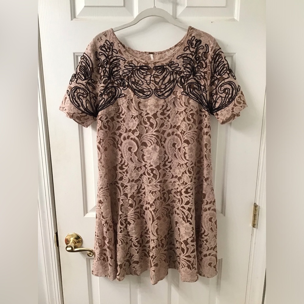 FREE PEOPLE SHAYLA DRESS SZ L EUC LACE SOUTACHE